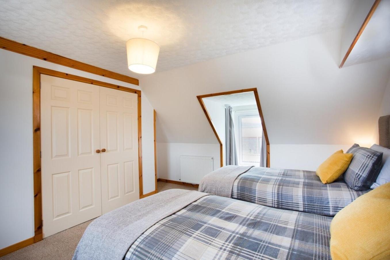 Mike'S 3-Bedroom Countryside Cottage Alness Extérieur photo