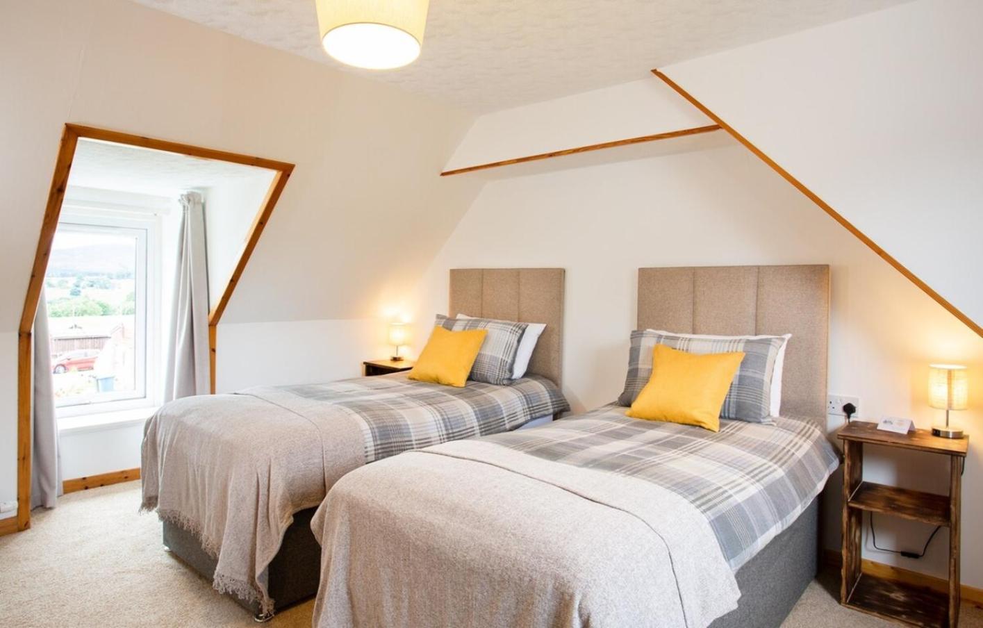 Mike'S 3-Bedroom Countryside Cottage Alness Extérieur photo