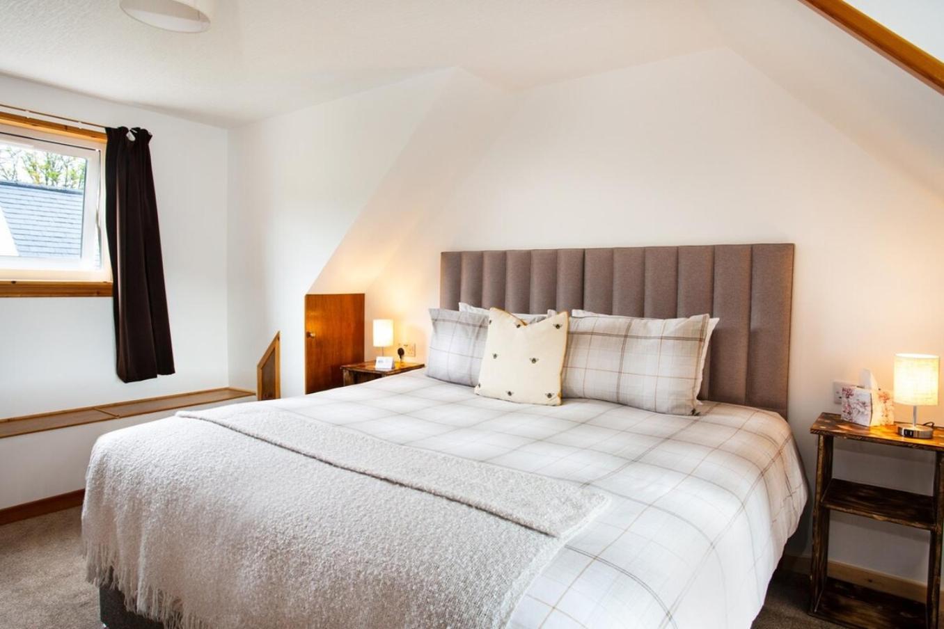 Mike'S 3-Bedroom Countryside Cottage Alness Extérieur photo