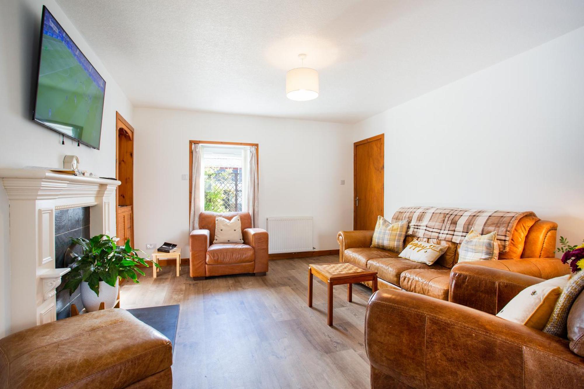 Mike'S 3-Bedroom Countryside Cottage Alness Extérieur photo